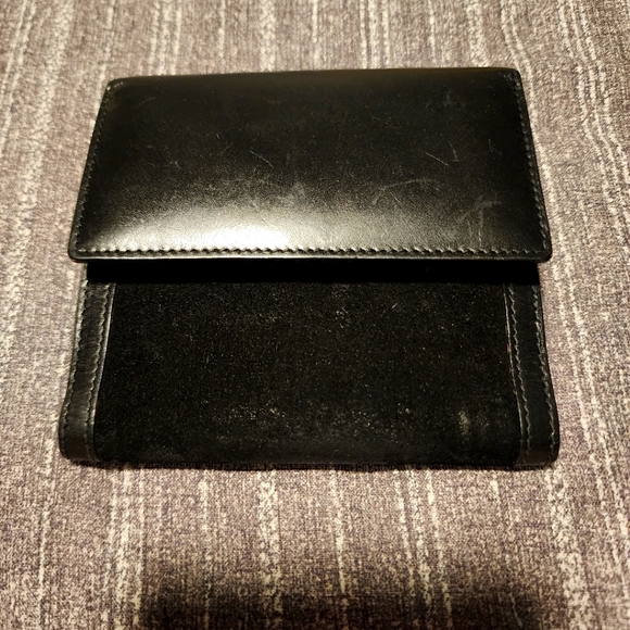 Authentic GUCCI - Suede and Leather Bi-Fold Wallet - Picture 3 of 14